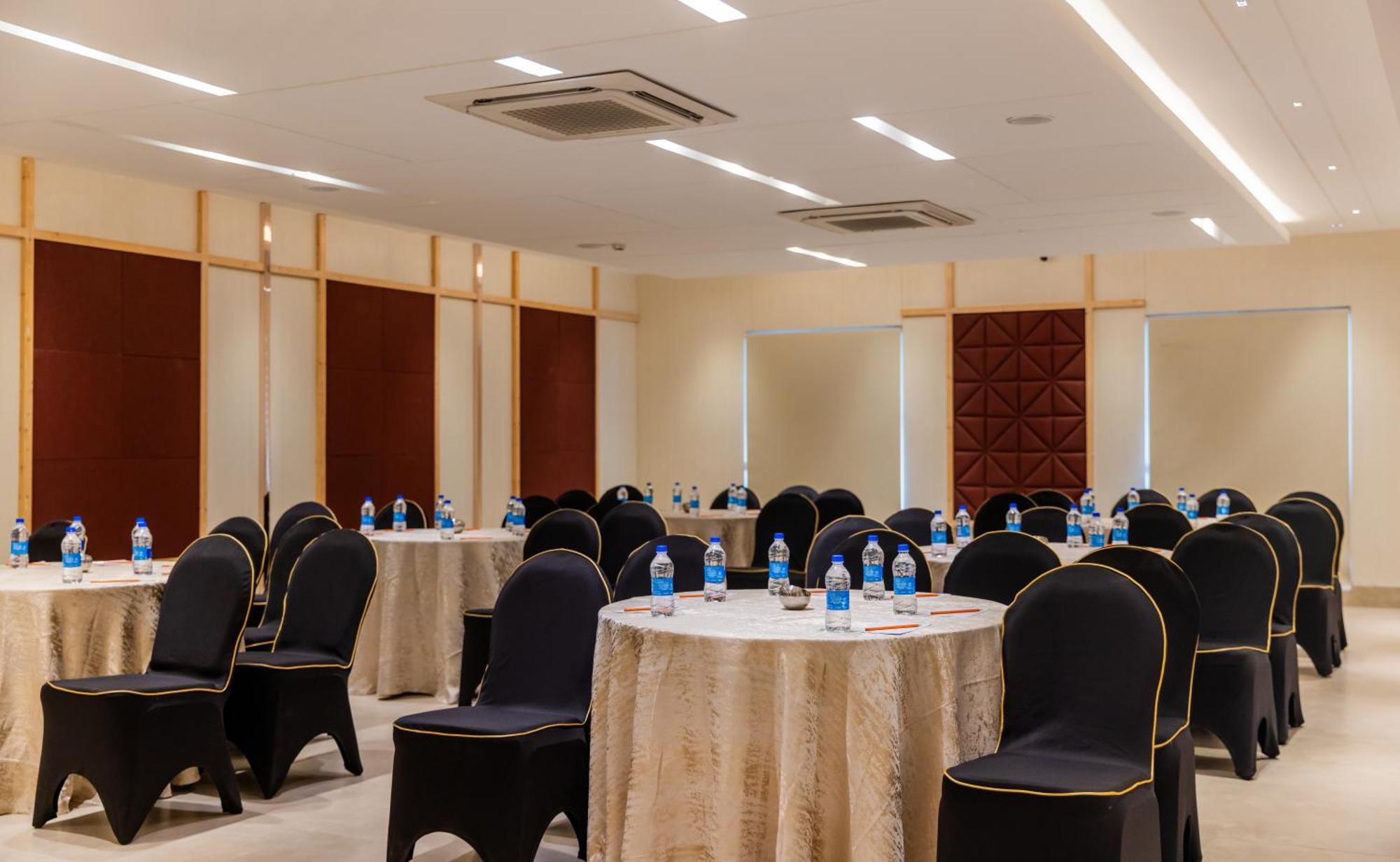 Zone Connect By The Park Hotel